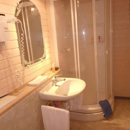 Elli Hotel 2*