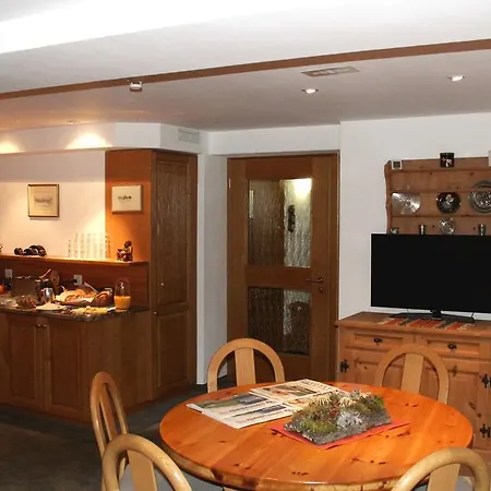 Hotel Elli 2*