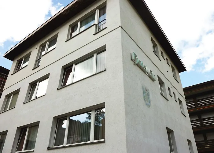 Elli ダヴォス・プラッツ